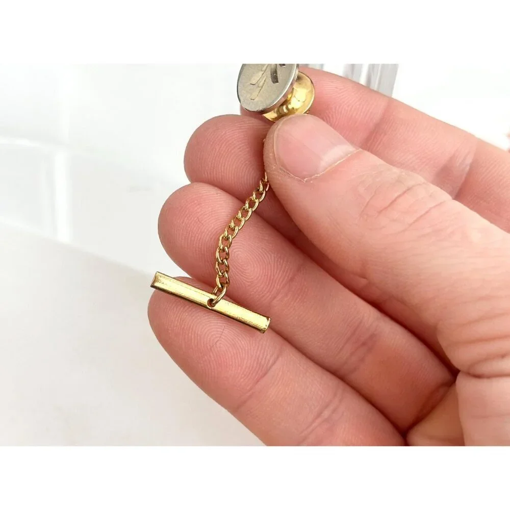 Leaf Carved Oval Shaped Matte Gold Toned Vintage Men's Tie Tack